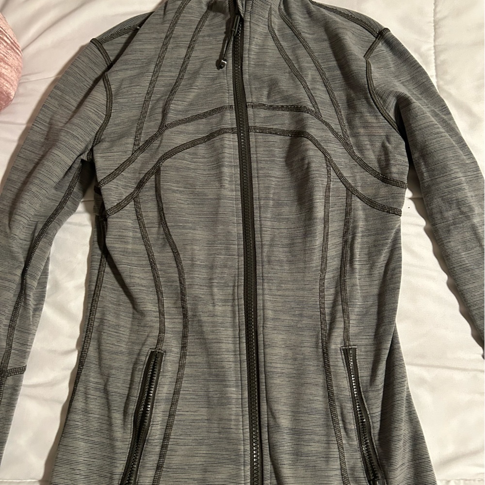 Lululemon green and white/black stripped define jacket size 6